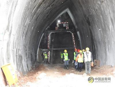 苏锡常南部高速公路邀贤山隧道首次爆破圆满完成