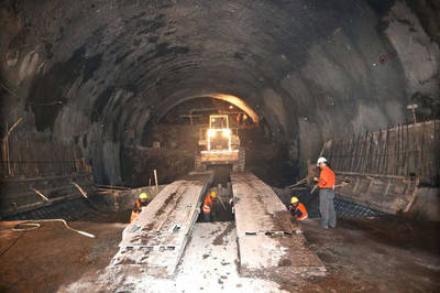 隧道逃生管道工程中溶洞加护理念及注意事项