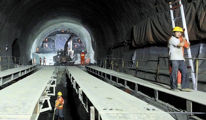汉十高铁十堰段工程加紧建设 已开工22座桥梁18条隧道